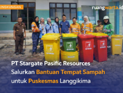 PT Stargate Pasific Resources Salurkan Bantuan Tempat Sampah untuk Puskesmas Langgikima